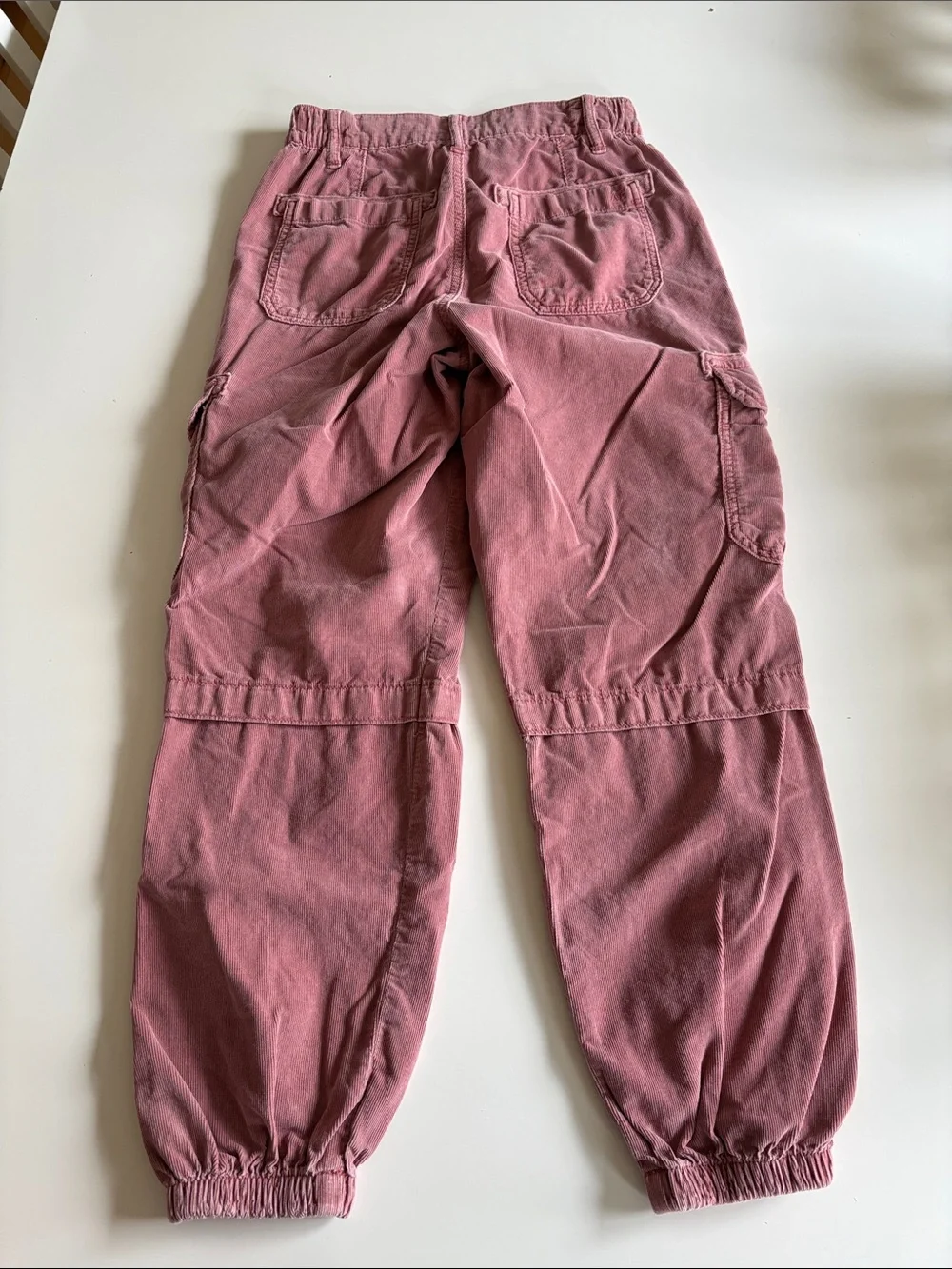 American Eagle Women’s Cargo Jogger Pants in Dusty Rose Corduroy size 0